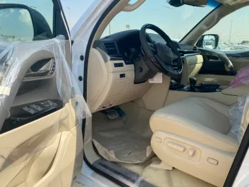 Lexus LX 570 Signature 2021 model