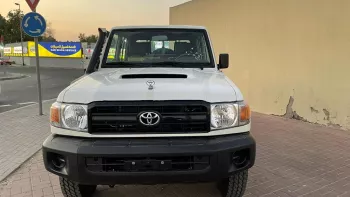 Toyota Land cruiser pickup double cabin diesel 4.5 L V8 2022