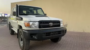 Toyota Land cruiser pickup double cabin diesel 4.5 L V8 2022