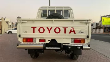 Toyota Land cruiser pickup double cabin diesel 4.5 L V8 2022