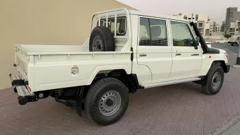 Toyota Land cruiser pickup double cabin diesel 4.5 L V8 2022