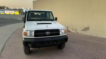 Toyota Land cruiser pickup double cabin diesel 4.5 L V8 2022