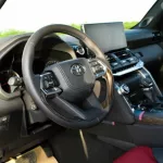 Toyota Land cruiser VXR 3.3L twin turbo diesel full option - Thumbnail 8