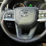 Toyota Land cruiser VXR 3.3L twin turbo diesel full option - Thumbnail 10