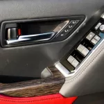 Toyota Land cruiser VXR 3.3L twin turbo diesel full option - Thumbnail 14