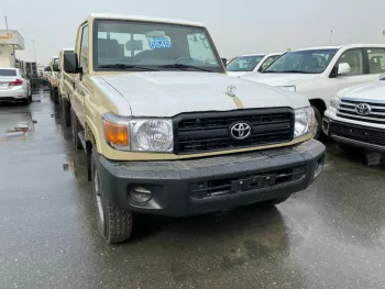 Toyota Land cruiser pickup/ diesel 4.2L V6 / difflock and power windows/ GCC specs