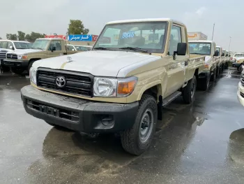 Toyota Land cruiser pickup/ diesel 4.2L V6 / difflock and power windows/ GCC specs
