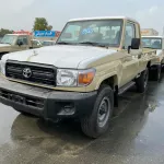 Toyota Land cruiser pickup/ diesel 4.2L V6 / difflock and power windows/ GCC specs - Thumbnail 3