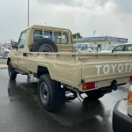 Toyota Land cruiser pickup/ diesel 4.2L V6 / difflock and power windows/ GCC specs - Thumbnail 4