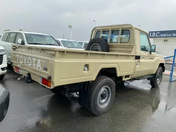 Toyota Land cruiser pickup/ diesel 4.2L V6 / difflock and power windows/ GCC specs