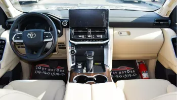 Toyota Land Cruiser VX 3.5 L twin turbo 2022