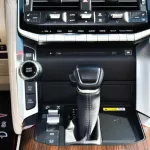 Toyota Land Cruiser VX 3.5 L twin turbo 2022 - Thumbnail 10