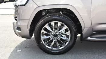 Toyota Land Cruiser VX 3.5 L twin turbo 2022