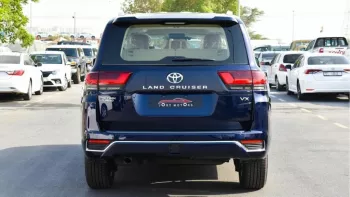 Toyota Land Cruiser VX 3.3 L twin turbo diesel 2022
