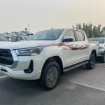 Toyota Hilux diesel 2.4L Manual transmission Full Option 2022 - Thumbnail 2