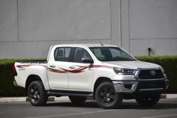 2022 MODEL TOYOTA HILUX DOUBLE CAB PICKUP GLX 2.7L PETROL 4WD AUTOMAATIC TRANSMISSION