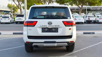 Toyota Land Cruiser GR sport Petrol 3.5 L twin turbo 2022