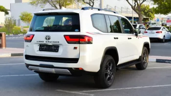 Toyota Land Cruiser GR sport Petrol 3.5 L twin turbo 2022