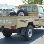 Toyota Land Cruiser pickup single cabin petrol 4.0L V6 2021 model - Thumbnail 6