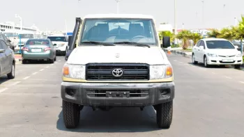 Toyota Land Cruiser pickup double cabin petrol 4.0L V6 2022 model