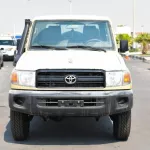 Toyota Land Cruiser pickup double cabin petrol 4.0L V6 2022 model - Thumbnail 2