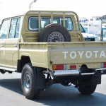 Toyota Land Cruiser pickup double cabin petrol 4.0L V6 2022 model - Thumbnail 6