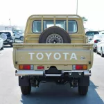 Toyota Land Cruiser pickup double cabin petrol 4.0L V6 2022 model - Thumbnail 7