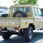 Toyota Land Cruiser pickup double cabin petrol 4.0L V6 2022 model - Thumbnail 8
