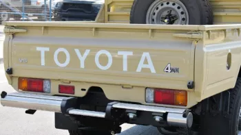 Toyota Land Cruiser pickup double cabin petrol 4.0L V6 2022 model