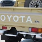 Toyota Land Cruiser pickup double cabin petrol 4.0L V6 2022 model - Thumbnail 9