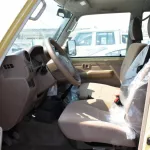 Toyota Land Cruiser pickup double cabin petrol 4.0L V6 2022 model - Thumbnail 10