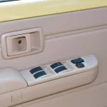 Toyota Land Cruiser pickup double cabin petrol 4.0L V6 2022 model - Thumbnail 12