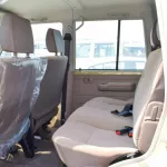 Toyota Land Cruiser pickup double cabin petrol 4.0L V6 2022 model - Thumbnail 13