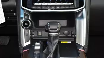 Toyota Land Cruiser GXR 3.3L diesel twin turbo 2022