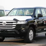 Toyota Land Cruiser GXR 3.5L petrol twin turbo 2022 model without sunroof - Thumbnail 2