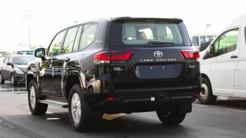 Toyota Land Cruiser GXR 3.5L petrol twin turbo 2022 model without sunroof