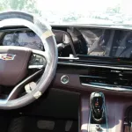 Cadillac Escalade 600 platinum sport fully loaded 2022 GCC - Thumbnail 18
