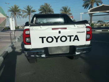 USED TOYOTA HILUX 2017 4X4 D/CAB PICK UP DIESEL ENGINE RIGHT HAND DRIVE
