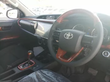 USED TOYOTA HILUX 2017 4X4 D/CAB PICK UP DIESEL ENGINE RIGHT HAND DRIVE