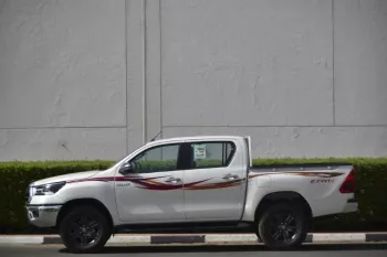2022 MODEL TOYOTA HILUX DOUBLE CAB PICKUP GLX 2.7L PETROL 4WD AUTOMAATIC TRANSMISSION