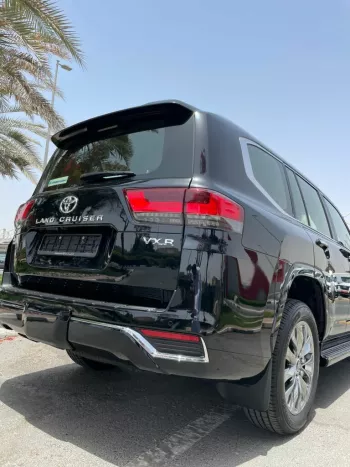 Toyota Land Cruiser VXR Twin Turbo 2022 Model GCC specs