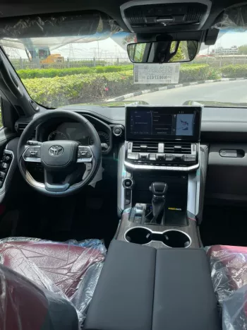 Toyota Land Cruiser VXR Twin Turbo 2022 Model GCC specs