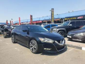 Nissan Maxima 3.5L 6Cyl 2017 Middle options