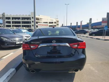 Nissan Maxima 3.5L 6Cyl 2017 Middle options