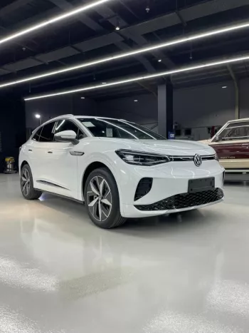 Volkswagen ID4 CROZZ PURE+ Electric Car 2022 White Color