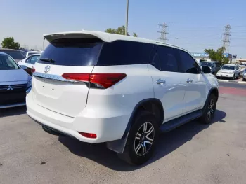 TOYOTA FORTUNER 2019 PETROL v4 2.7 4x4