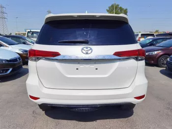 TOYOTA FORTUNER 2019 PETROL v4 2.7 4x4