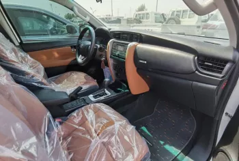TOYOTA FORTUNER 2019 PETROL v4 2.7 4x4