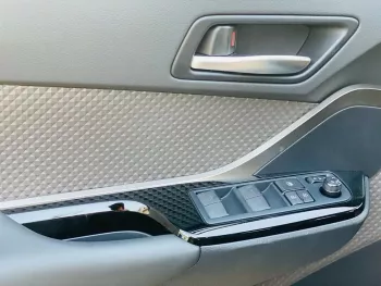 Toyota C-HR Hybrid Car 2022 FWD