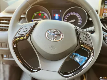Toyota C-HR Hybrid Car 2022 FWD